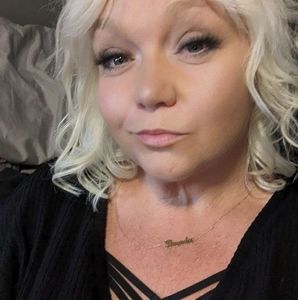 Meet your Posher, Brenda